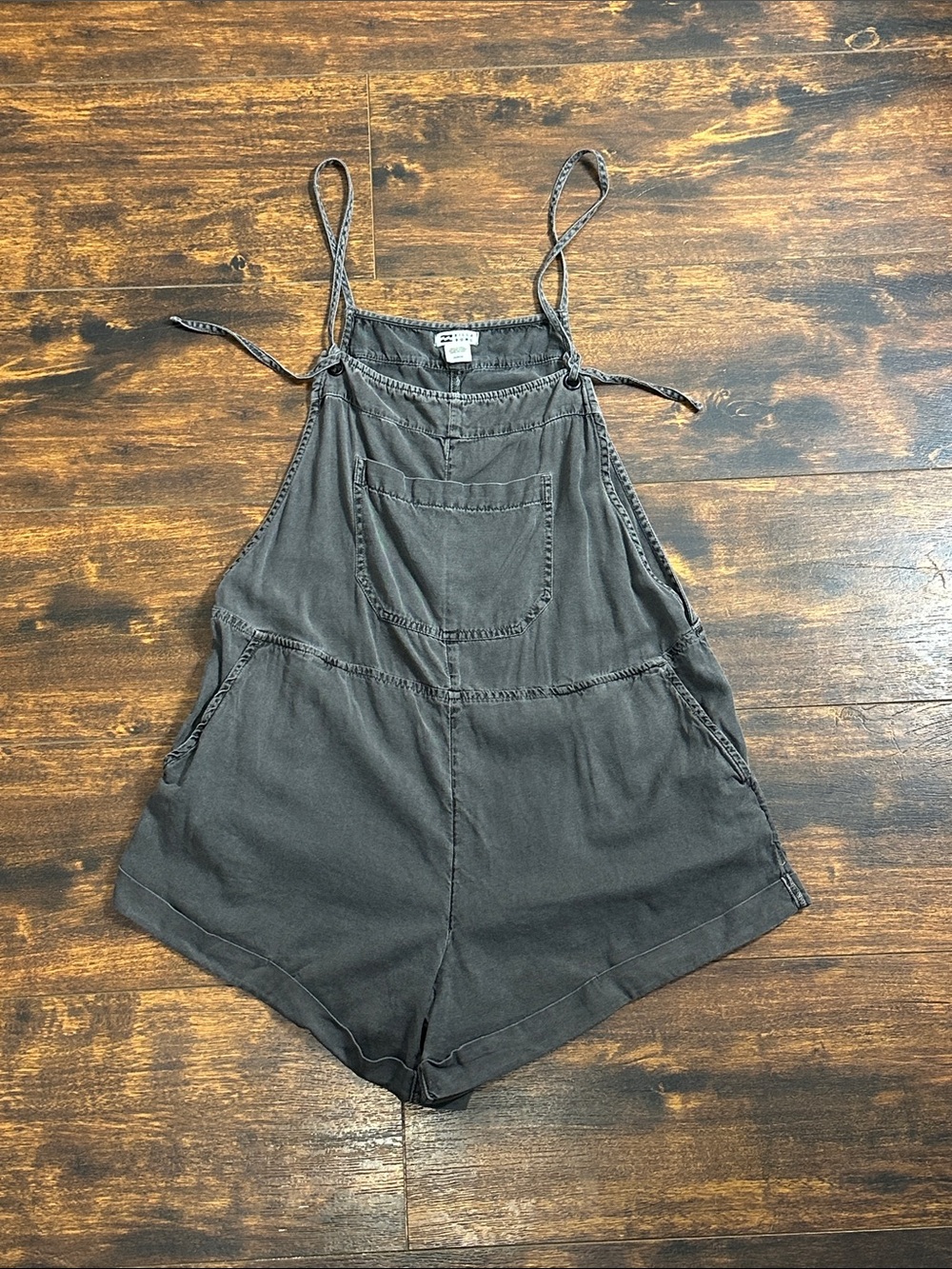 🏝️Billabong Wild Pursuit Gray Short Overalls Romper M 🖤